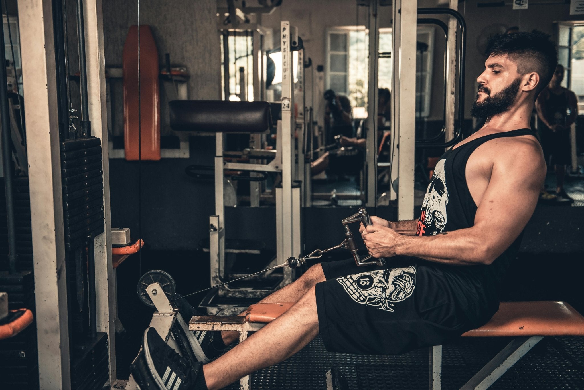 From Barracks to Backyard: The Veteran's Tactical Guide to Maintaining Peak Physique at Home - Vimexciter